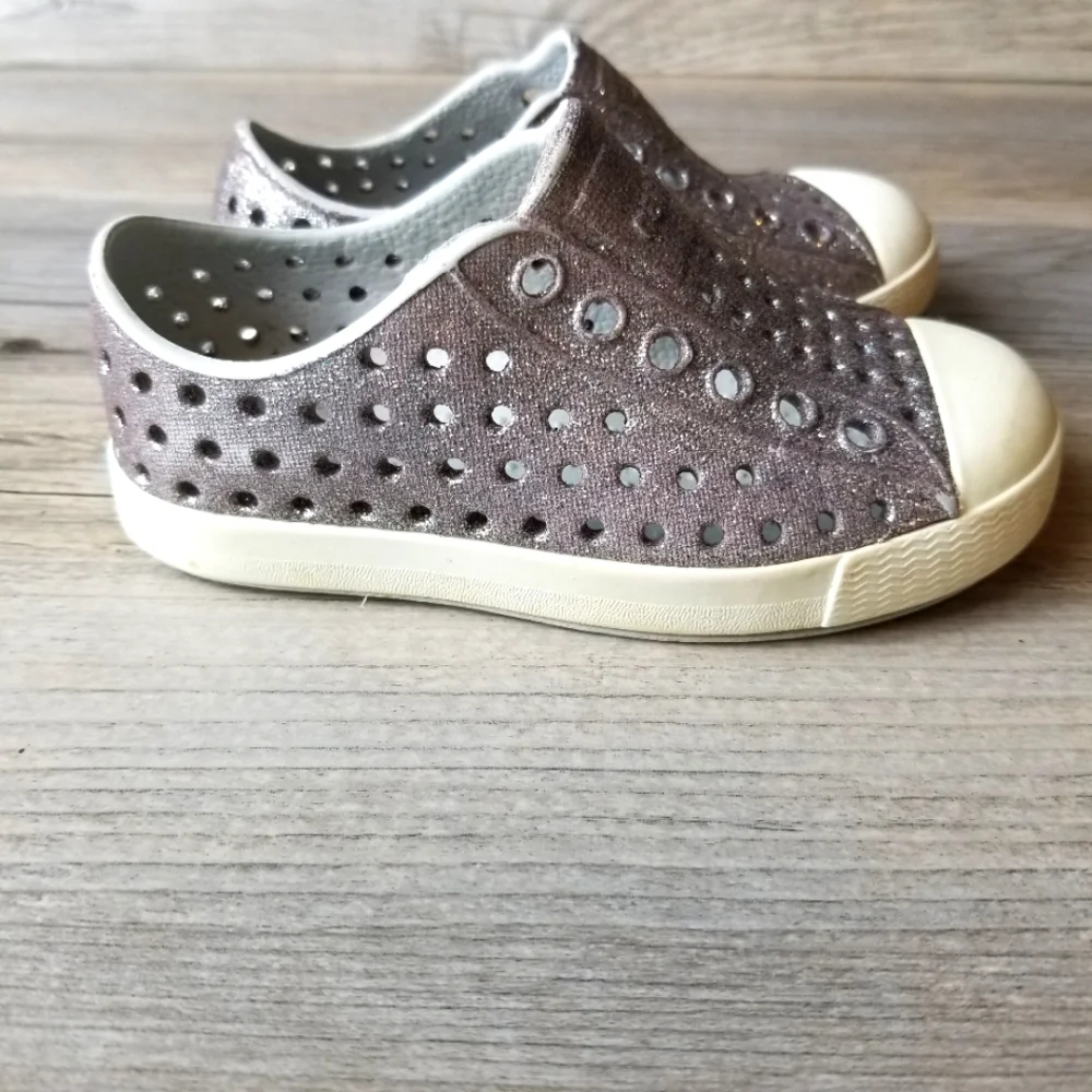 Native Jefferson Jiffy Bling Silver Glitter Water Sneakers